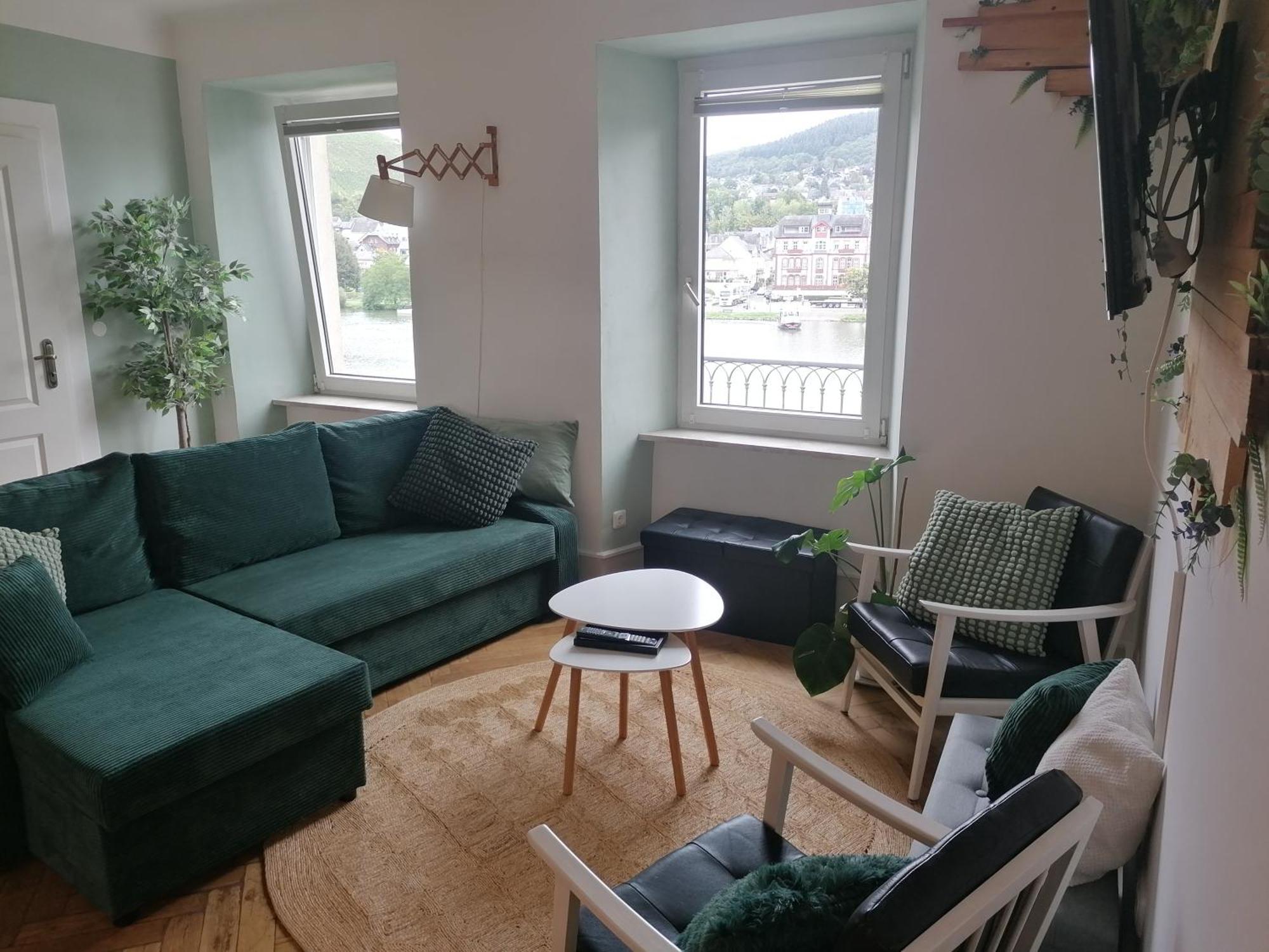 Voll Ausgestattete Wohnung Mit Moselblick Alf Exterior photo
